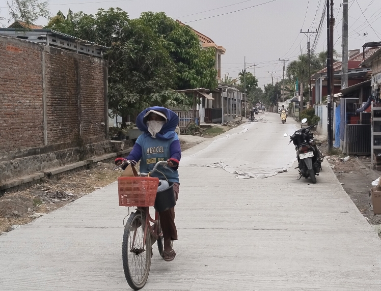 Pemkab Brebes Rampungkan Jalan 500 Meter di Desa Kemukten, Kersana — Warga Apresiasi Respons Cepat Bupati Paramitha 1 IMG 20260926 131848