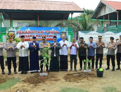 Dukung Green Policing, Kapolda Aceh Tanam Puluhan Pohon di Dayah Mini