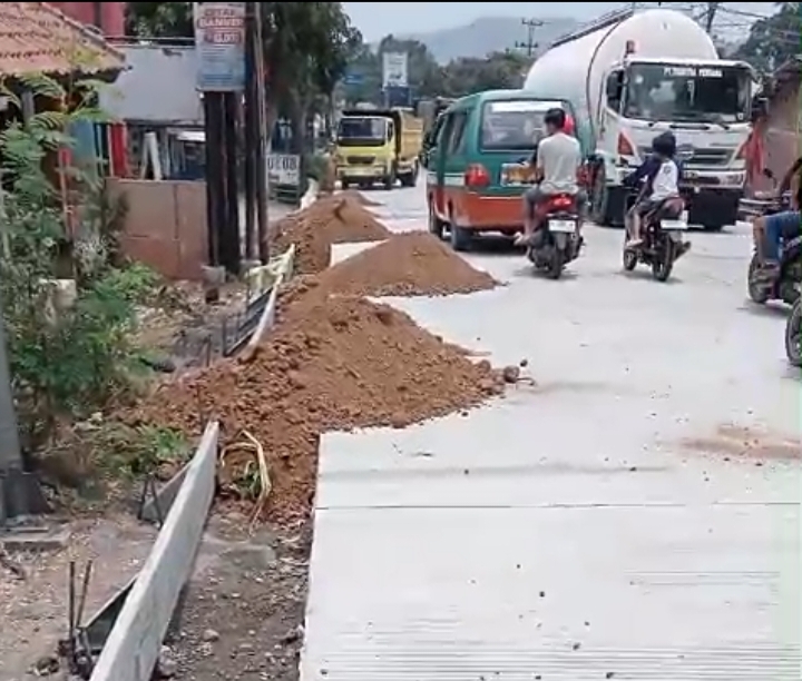 Proyek Miliaran Rupiah di Jalur Tengkorak Pagojengan Disorot, Warga dan AMPK Cemas Soal Keselamatan 1 IMG 20261004 231057