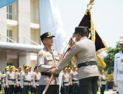 Serah Terima Pataka Maneka Tunggal Dharma: Irjen Pol Roy Hardi Siahaan Resmi Pimpin Polda Jateng