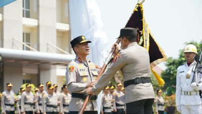 Serah Terima Pataka Maneka Tunggal Dharma: Irjen Pol Roy Hardi Siahaan Resmi Pimpin Polda Jateng 7 IMG 20261007 084054