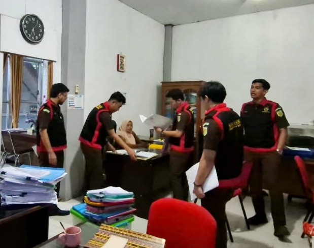 Tahap Sidik, Kejaksaan Langsa Geledah dan Sita BB Dugaan Korupsi Revitalisasi 1 IMG 20261020 222943